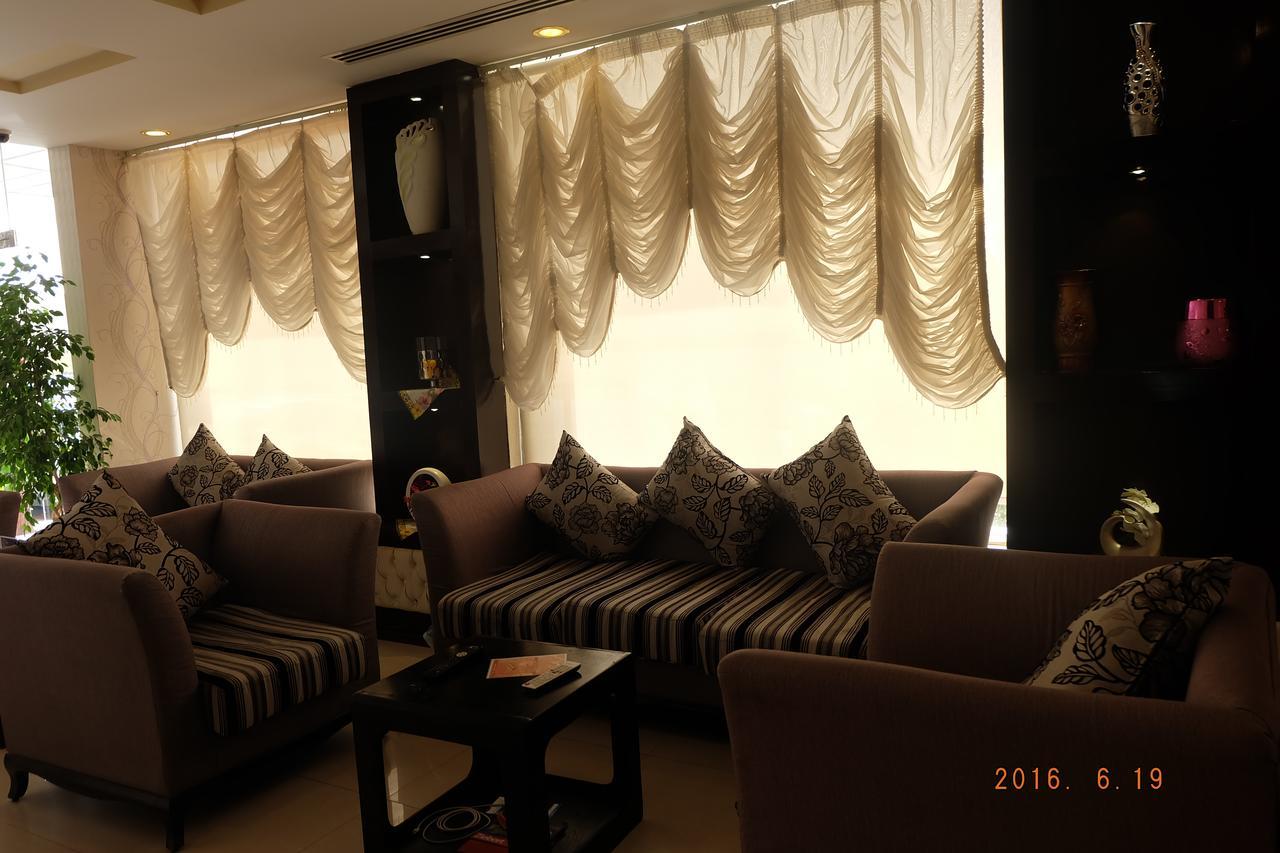 Talin Star Suites Рияд Екстериор снимка