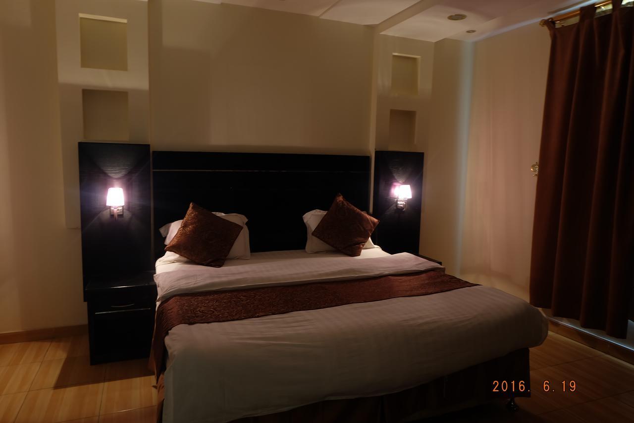 Talin Star Suites Рияд Екстериор снимка